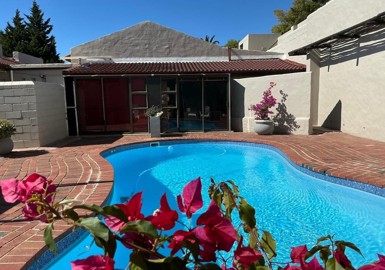 B Shocked Manor - Lux Cape Town