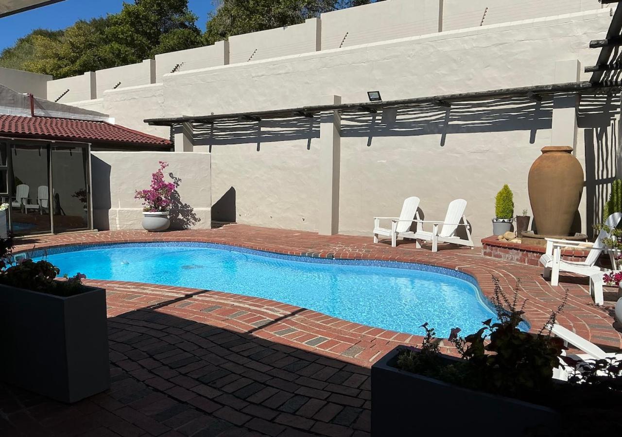 B Shocked Manor - Lux Holiday home