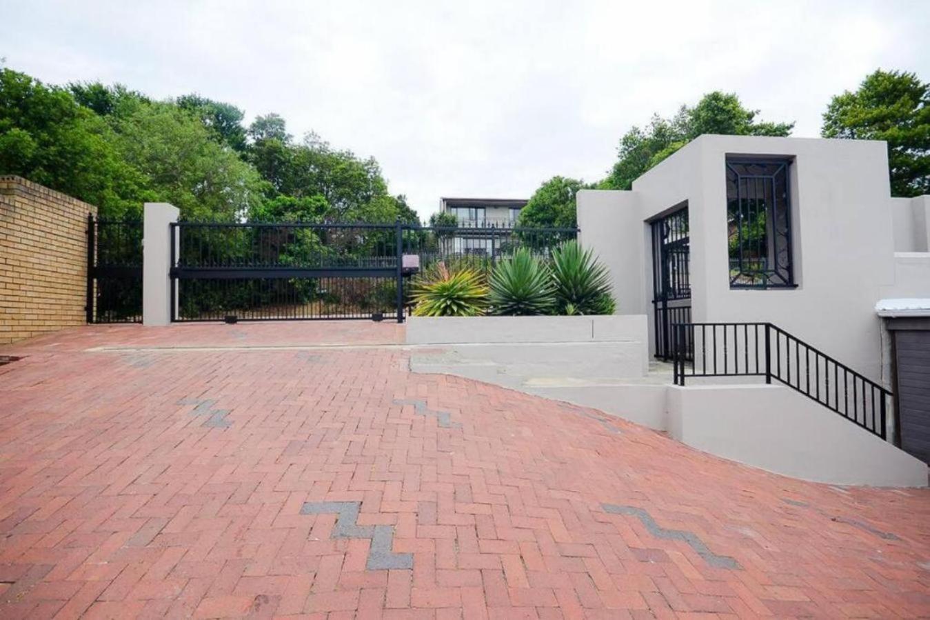 B Shocked Manor - Lux Holiday home Cape Town